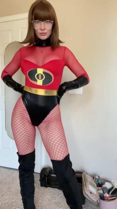 Mrs. Incredible (@oliviamaebae__) [The Incredibles]