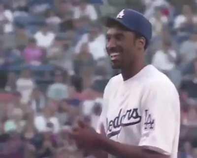 Kobe Bryant throws out the first pitch 