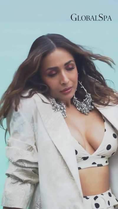 Malaika Arora Hot Show 