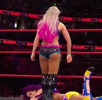 The Goddess Alexa Bliss ass jiggles as she easily degrades the boss Sasha Banks