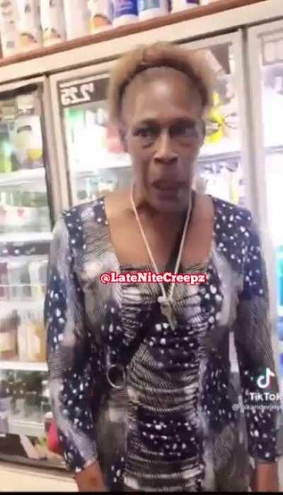 Where's the Grits: Woman threatens to destroy store if employee doesn't meet her demand (source: ig @LateNiteCreepz)