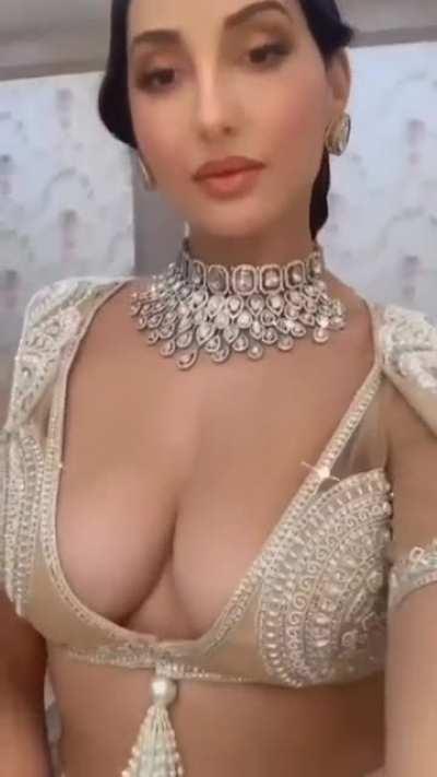 This kattmulli rand nora fatehi ready to serve for us 😋