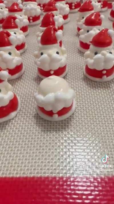 Making Santa Meringues