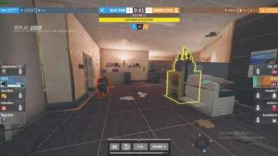 Rainbow 6 Siege is hilarious