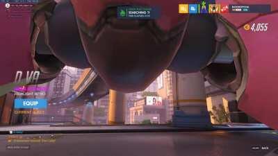 A D.Va highlight intro glitch gave me a mech crotch shot