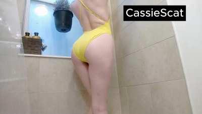 Yellow Leotard, Smearing + Frantic Masturbation [GIF]