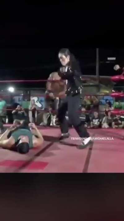 Michael Jackson isn’t dead, he’s wrestling in Mexico