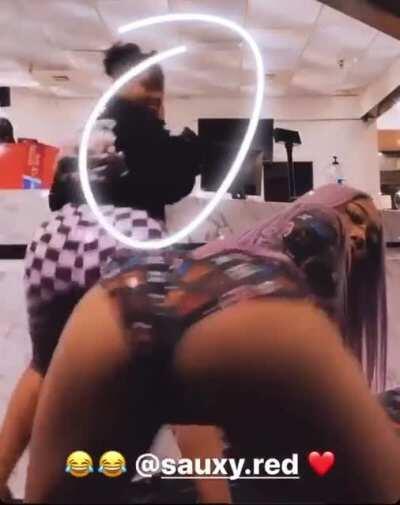 🍑💦