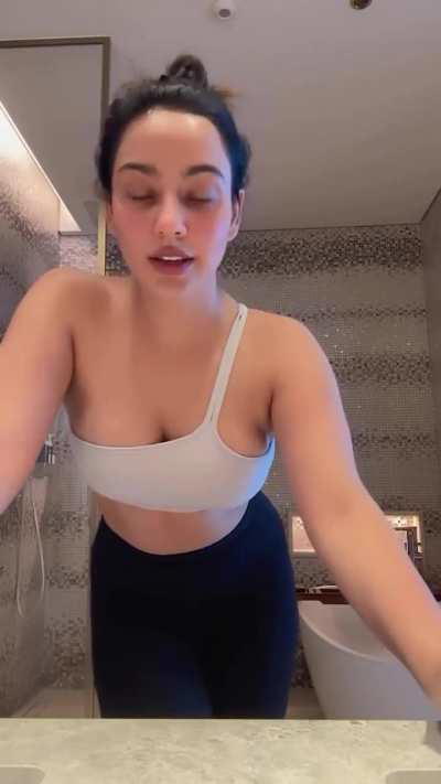 Neha Sharma 🔥💯