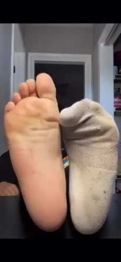 She’s so cute and her soles are 🔥🔥