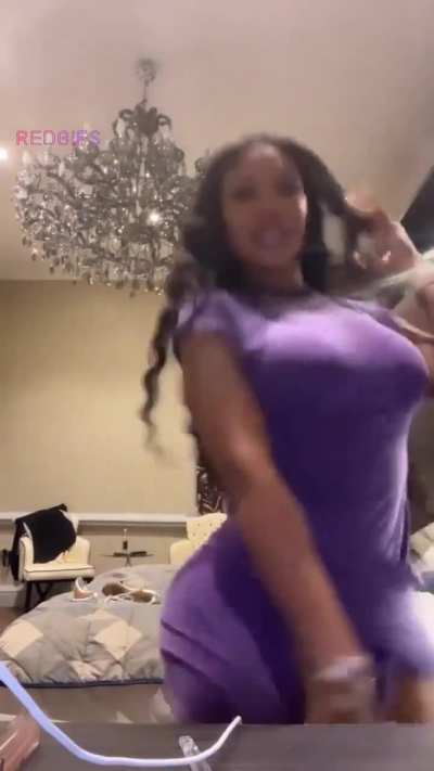 Purple dress twerk