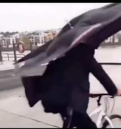 Bicyclist saved skateboard