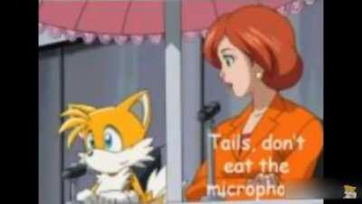 Tails eats a Microphone