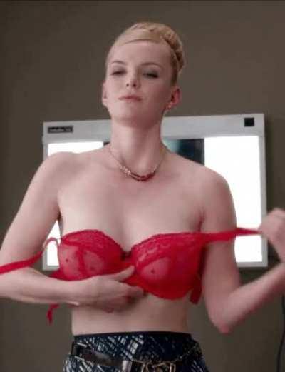 Betty Gilpin