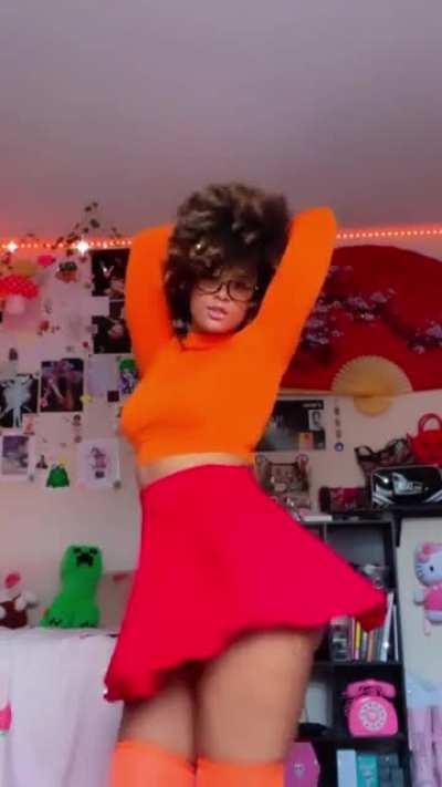 Velma Set Vid