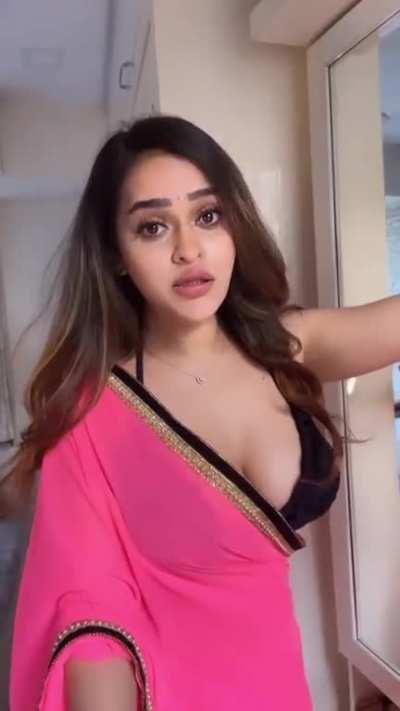 Prajakta Dusane Saree 🔥