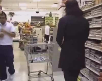 20 years ago, a Florida supermarket closed so that Michael Jackson could fulfill his dream of going grocery shopping like everybody else.