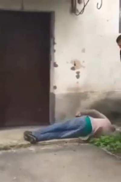 A scumbag decided to knock out the drunk in order to make a cool video.