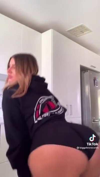 Shake ass