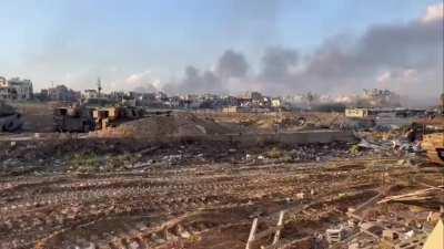 Two IDF m109a5 “doher” from the 411 “keren” artillery battalion in a direct fire role taking out buildings in northern Gaza, 2023 israel hamas war