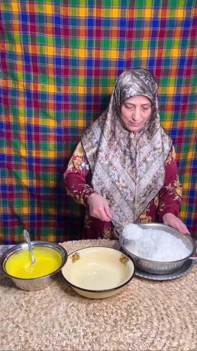 Making Persian Saffron Rice (Tachin)