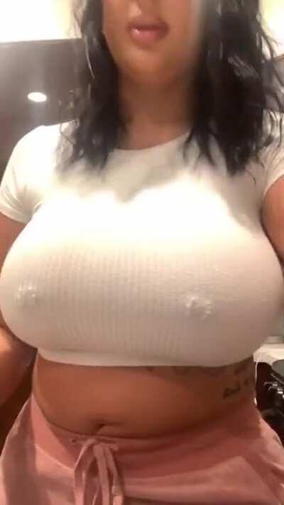 @Sawyerganggg got some big plump fuckable titties