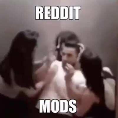 Reddit mod has a nightmare😱😓