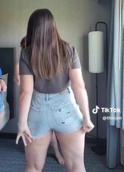 Phat Ass MILFs 🍑 Jean Shorts