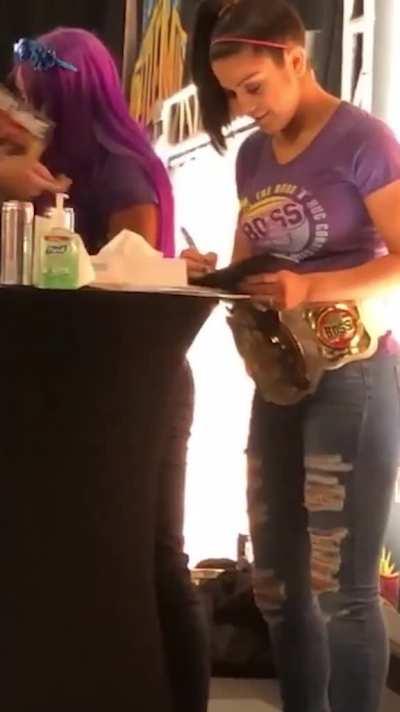 Thick Latina booty at a Meet & Greet