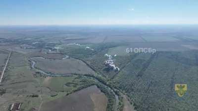 2 Ukrainian su-24’s dropping bombs on Russian positions, destroying one tank. Filmed by the 61st brigade. September 2022.