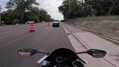 Biker Purposefully Breaks Car’s Side Mirror (The Epitome of an Idiot on a Bike here)