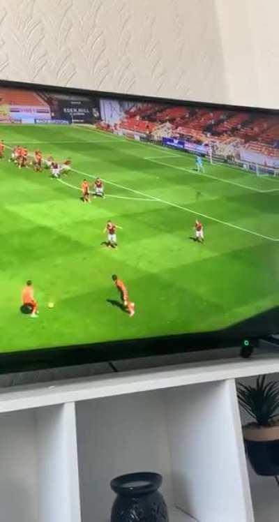 A rather interesting free kick from Charlie Mulgrew from Dundee United’s 1-0 win vs Arbroath this afternoon