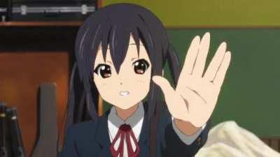 Something about watching Azunyan do finger stretches is just so calming.