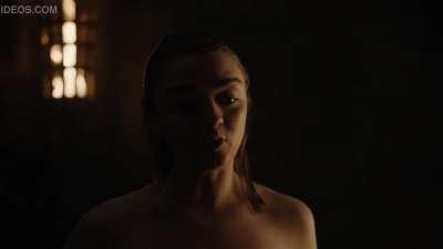 Maisie Williams gets naked