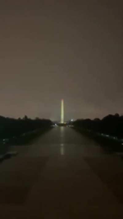 Washington Monument struck by lightning