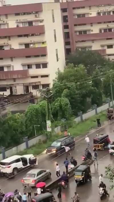 A driver went crazy in India 