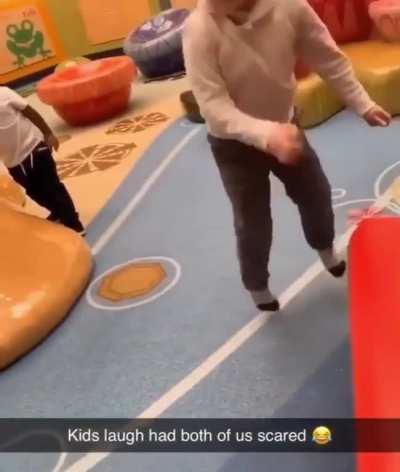 hmjb while i scare this kid with my laugh