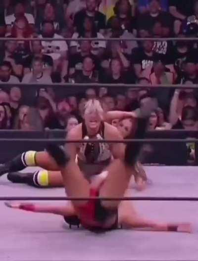 Jamie Hayter Deadlifts Toni Storm into a Tombstone