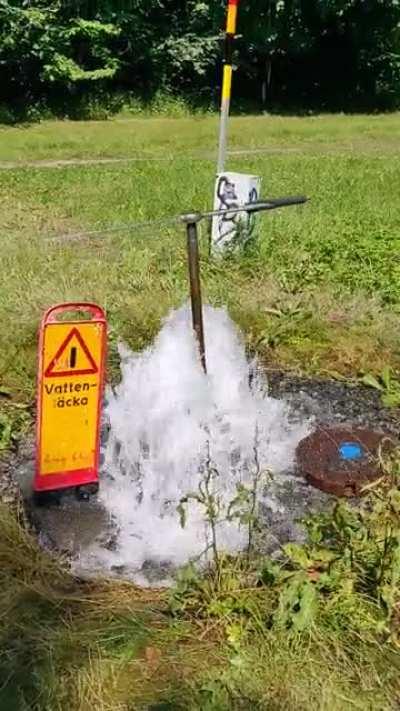 The sign reading &quot;Water leak&quot; feels a bit redundant