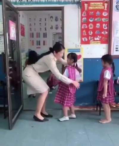 How this teacher greets her students every day