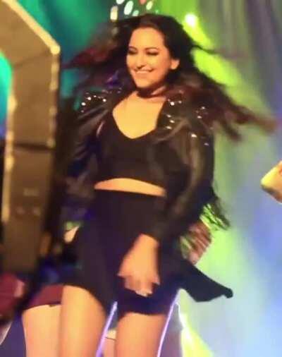 Sonakshi Sinhaβs Gorgeous ..... ? You know what ! ππ₯π₯π₯π₯π₯