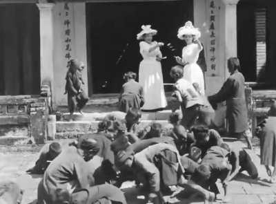 I can’t see why they disliked the French at all. The wife of former French President Paul Doumer and her daughter throwing coins at a group of Vietnamese children, 1900