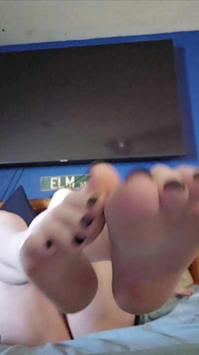 Drop to your knees and lick these feet