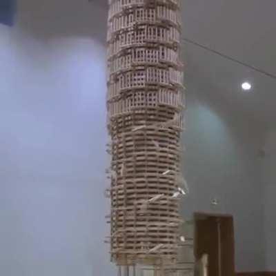 Amazing dominoes structure