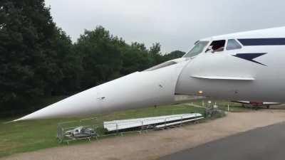 Moving the droop nose of a Concorde