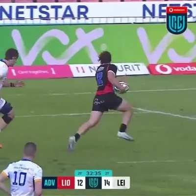 Filthy no-look behind-the-back offload by Lions' scrummie Nohamba