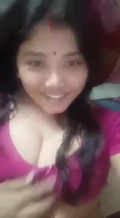 Desi Housewife (Inbox to get Indian Unseen Premium Collections For Cheap)