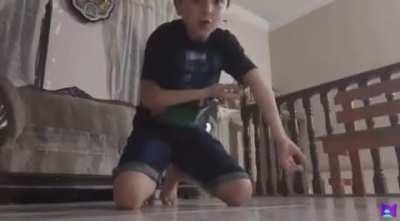 This poor kid just wanted to do a fitness tutorial, sorry for laughing