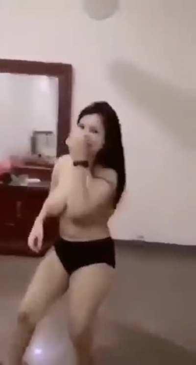 Dancing[18+]