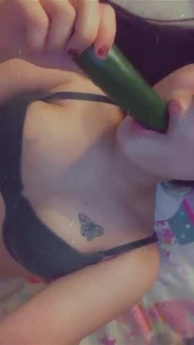 she needs to replace that cucumber with my cock 🍆